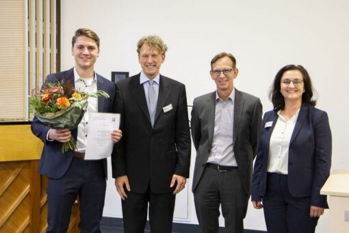 Auszeichnung für HSB-Bachelorabsolvent der Informatik