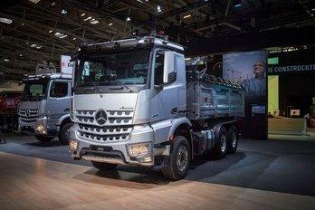 Hart im Nehmen: Mercedes-Benz Trucks zeigt auf der bauma 2022 ausgewählte Fahrzeuge mit Dieselantrieb für einen nachhaltigen und sicheren Bauverkehr