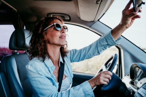 „Männer fahren besser Auto“: Aberglaube und Klischees rund ums Autofahren