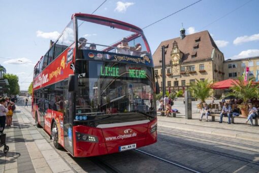 Mehr als 3000 Besucher im roten Doppeldecker