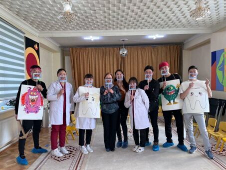 Dentsply Sirona unterstützt Welttag der Zahngesundheit 2023 und gratuliert Zahnmedizin-Studierenden aus der Mongolei zum Sieg beim Foto-Wettbewerb