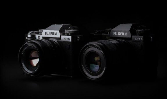 Perfektes Gesamtpaket – die spiegellose Systemkamera FUJIFILM X-T5 mit 40,2 Megapixel-Sensor und integriertem Fünf-Achsen-Bildstabilisator