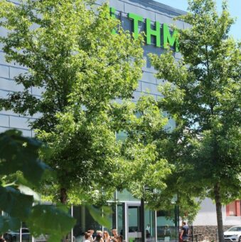 Berufsbegleitend Wirtschaftsingenieurwesen, Facility Management oder Logistik studieren