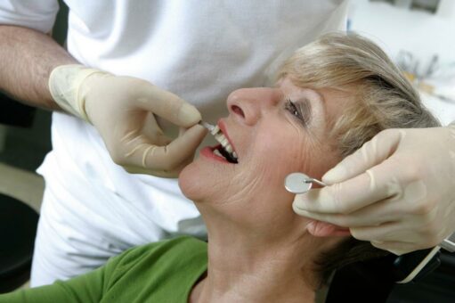 Zahnersatz defekt: Wie lange hält eine Zahnkrone?