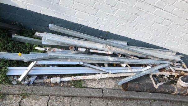 Mit Sammelgenhemigung Unterwegs der fahrende Schrotthändler aus Düsseldorf