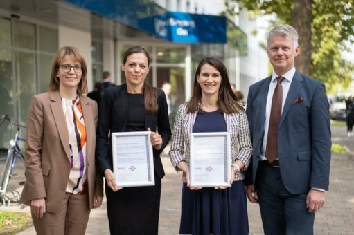 DGZ gratuliert den ersten JuniorSpezialist*innen und zwei neuen DGZ-Spezialistinnen nach erfolgreicher Prüfung in Würzburg