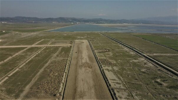 Illegaler Flughafenbau: Umweltgruppen verklagen die albanischen Behörden