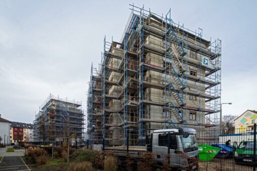 Frankfurt-Griesheim: Rohbau des „Waldschulbogens“ steht