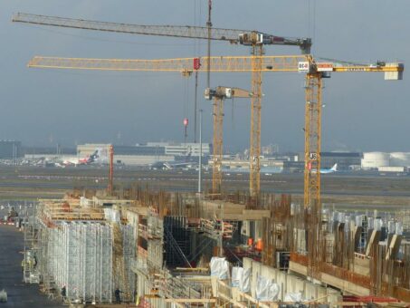 Infrastrukturbau am Flughafen Frankfurt: Hünnebeck Schalungslösungen für Flugsteig J