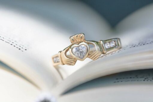 Welche Legende hinter dem Claddagh Ring steckt