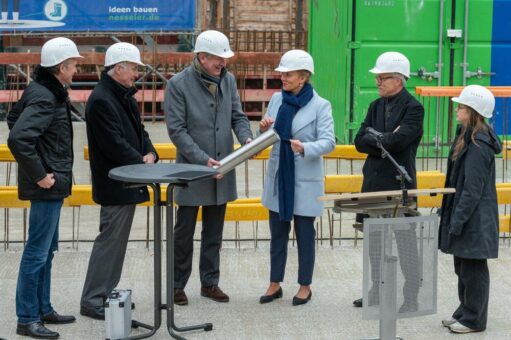 Wissenschaftsministerin Brandes zu Gast bei Grundsteinlegung Neubau Prosektur