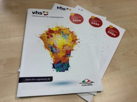 vhs-Semesterstart mit neuem Programmheft Herbst 2020