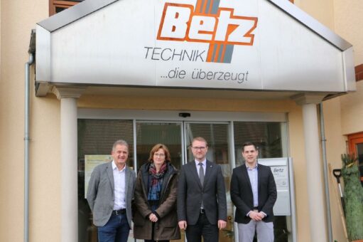 BETRIEBSBESUCH: Wirtschaftsdezernent Mischak bei Betz Technik