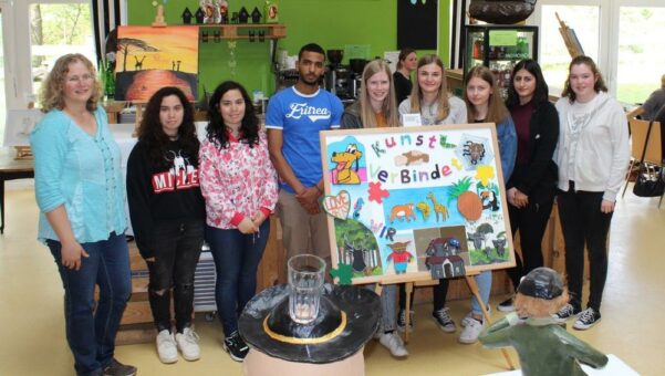 „Kunst VerBindet“ in der Alsfelder vhs