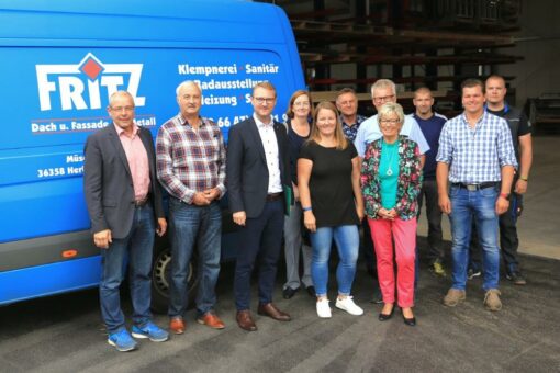 BETRIEBSBESUCH Wirtschaftsdezernent Dr. Mischak bei Firma Fritz in Herbstein-Stockhausen