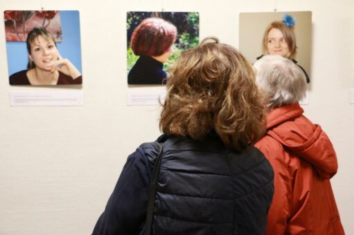 AUSSTELLUNG „Die Hälfte des Himmels“