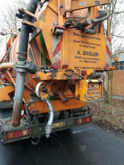 Altöl-Havarie in Alsfeld: Die Arbeiten zur Reinigung des Regenkanals haben am Mittwoch sofort begonnen