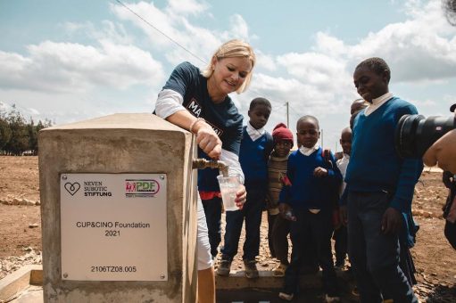 For a fair Coffee World: CUP&CINO Foundation baut in fünf Jahren knapp 20 Brunnenprojekte in Afrika