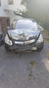 Es gibt viele Ideen und Praktiken zum Autoverschrotten