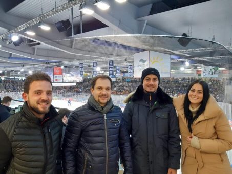 Sicherheitsmanagement-Studenten begleiten Polizei beim Eishockeyspiel der Straubing Tigers