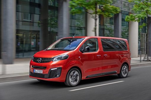 Elektrisierendes Reisemobil: Crosscamp Flex auf Opel Zafira-e Life-Basis gewinnt „Connected Car Award”