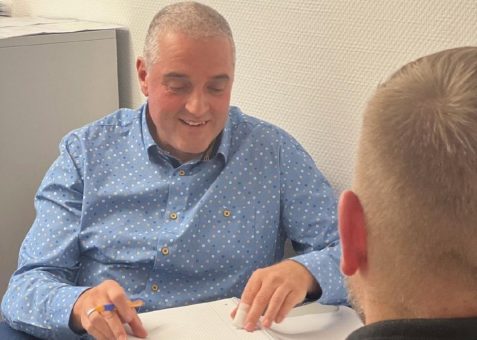 „Ich würde mich jederzeit wieder für den Pflegeberuf entscheiden“
