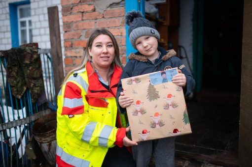 Stiftung Kinderzukunft beschenkt Kinder in der Ukraine mit 5 000 Weihnachtspäckchen