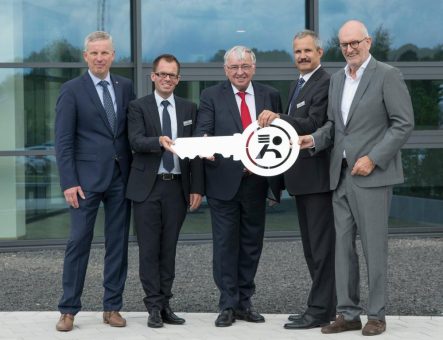 Damit Ideen Wirklichkeit werden: Einweihung des neuen Technologiezentrums von PI