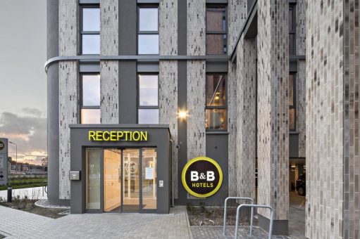 Auftakt zur alten Neptun Werft – Büro- und Hotel-Ensemble in Rostock