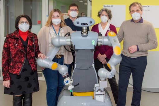 Testung von Pflegeroboter ist ein Meilenstein für die Pflegewissenschaft am Klinikum Karlsruhe