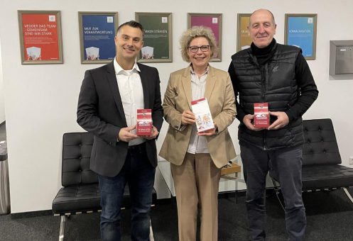 Firma spendet für Pelikanhaus
