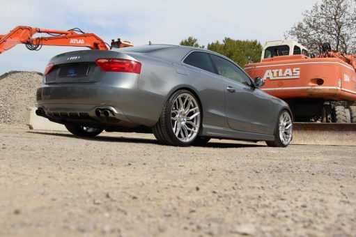 Bodykit, Barracuda-Felgen & Co.: Audi A5 8T à la JMS Fahrzeugteile