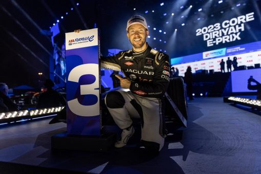 Jaguar TCS Racing-Pilot Sam Bird erobert in seinem 100. Formel-E-Rennen einen Podiumsplatz und fährt im zweiten Rennen von Diriyah die schnellste Rennrunde