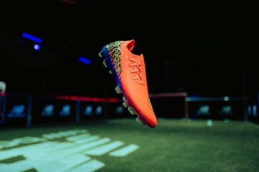 A Play in Three Acts – Sadio Mané und New Balance Football enthüllen den neuen Furon 7 im Deutschen Theater München