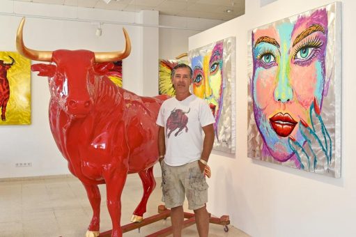 Stierskulpturen begeistern Besucher in den drei Galerien von Frank Krüger auf Mallorca