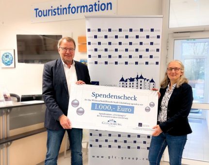 Spendenscheckübergabe 1.000,- Euro der Touristinformation Glücksburg an Weihnachtshilfswerk Stadt Glücksburg