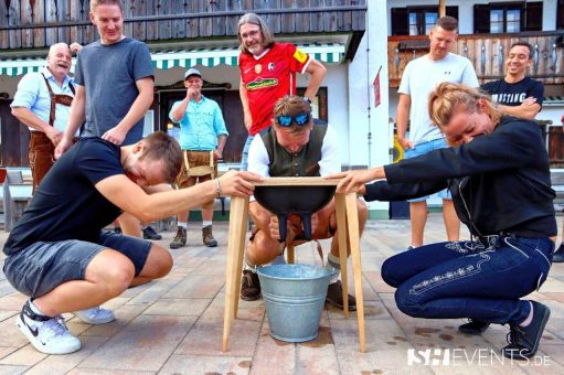 Sommerfest mit Hüttengaudi: Belohnen Sie sich und Ihre Mitarbeiter mit einem Firmenfest auf der Berghütte! Auf 1.200 Metern Höhe