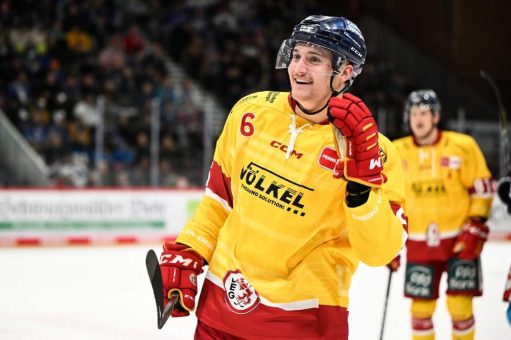 Sieg für die tapfere DEG! 2:1-Erfolg in Schwenningen!