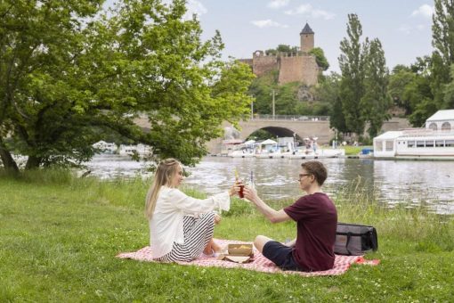 Beim „Verliebt in Halle“-Picknick mit E-Smart stromern und entspannen