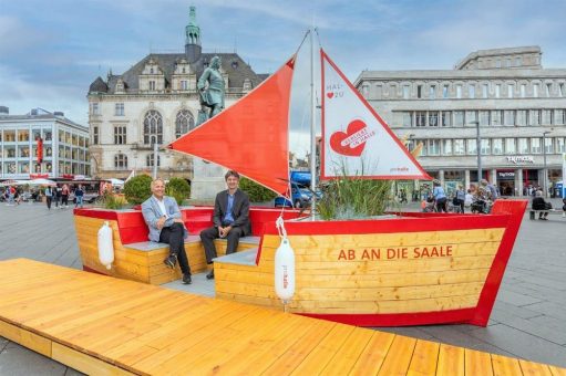 Drei Segeljollen für feines maritimes Urlaubsgefühl auf Markt-platz