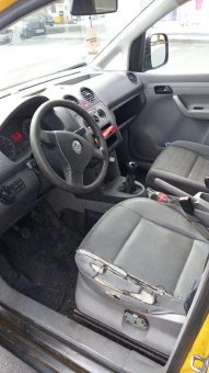 Lokaler Schrotthändler kümmert sich um die Auto Verschrottung mit Abholung