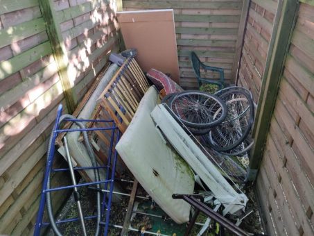 Wer stellt Container für Stahlschrott in Bonn