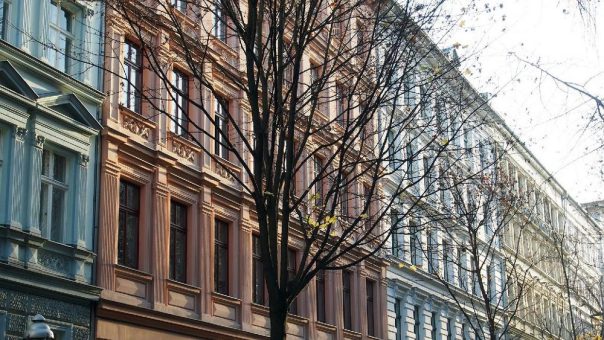 CO2-Preis: dena legt Positionierung zur Kostenverteilung bei vermieteten Immobilien vor