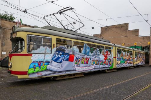 Oldie-Fahrzeuge und Wagenbaukunst vereint im historischen Betriebshof Am Steinberg