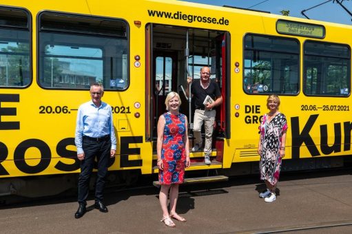 „DIE GROSSE“:     U-Bahn wirbt für Kunstausstellung