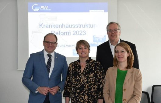 Austausch zur Krankenhaus-Reform: MdB Alexander Föhr und MdL Dr. Albrecht Schütte zu Gast in der GRN-Zentrale