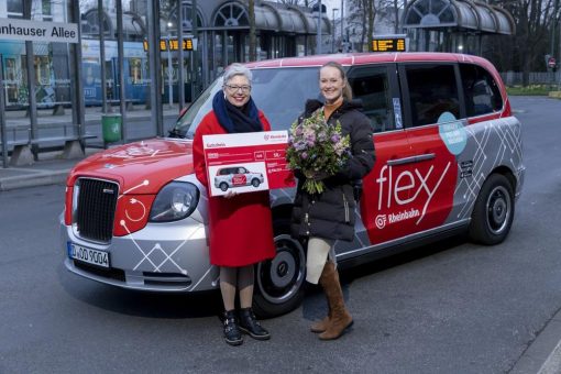 „flexy“ gestartet: Erste Kundin freut sich über neues On-Demand-Angebot