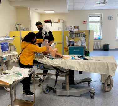 Mehr als 60 Besucher beim Schnuppertag für Pflege-Ausbildungsberufe der Asklepios Klinik Lindau am 25. März
