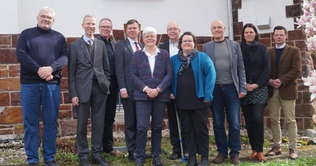 Adventistische Kirchenpräsidenten besuchen Konfessionskundliches Institut
