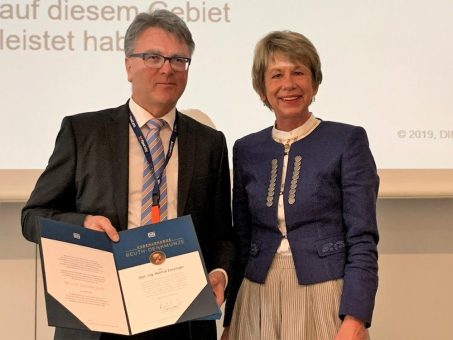 Verleihung der Beuth-Denkmünze an Helmut Zanzinger